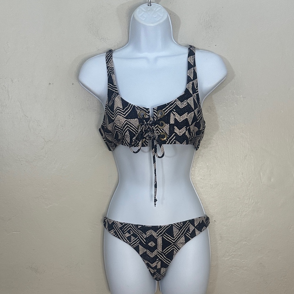 Designer Patterned Black And Cream Bikini Set - image 1